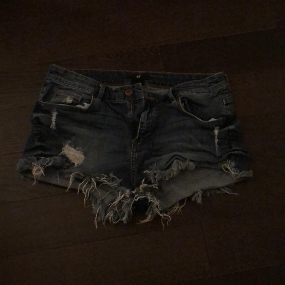Jean short destroyed fit, mid rise